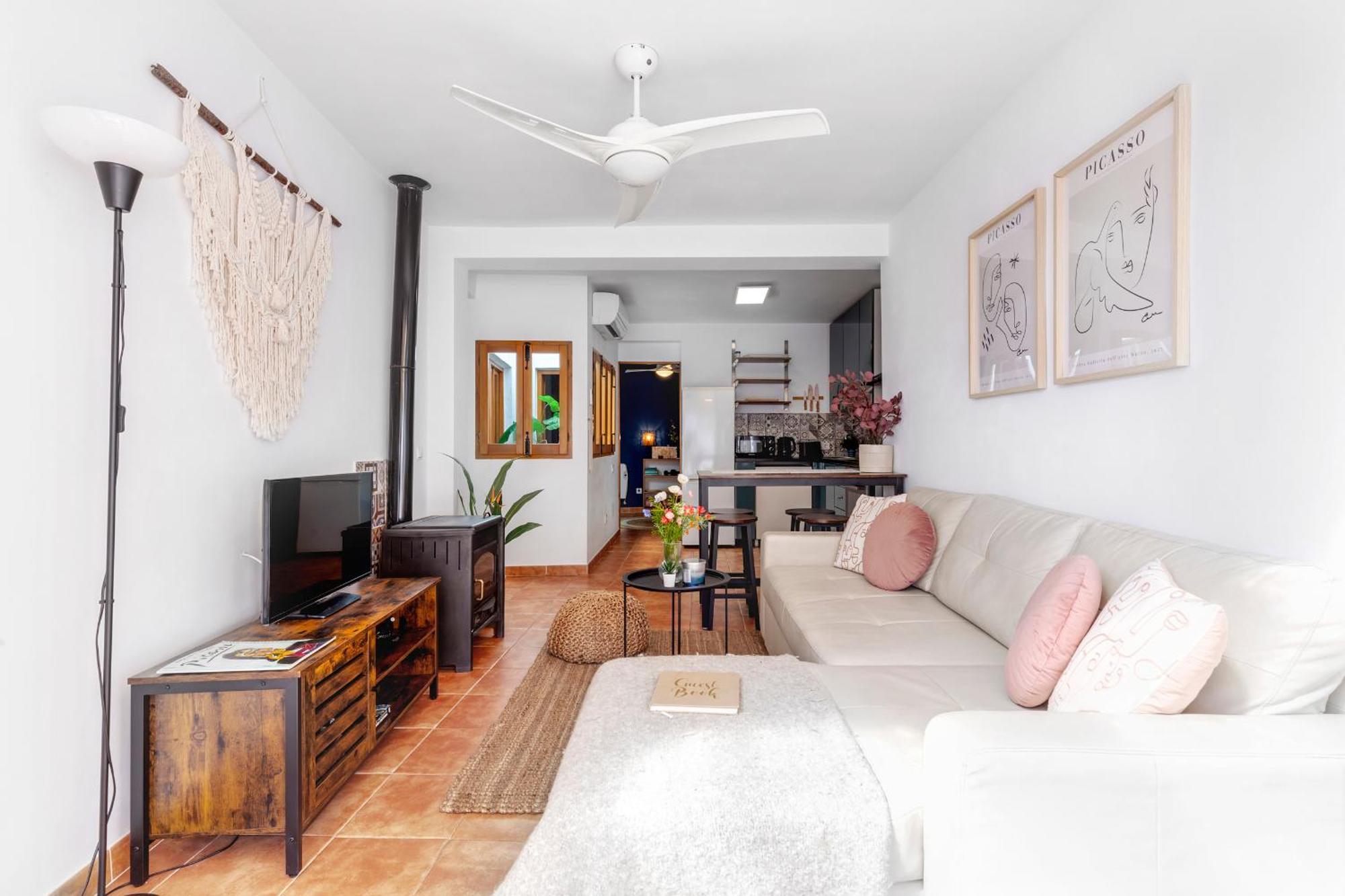 Casa De La Montana Apartments Sayalonga Luaran gambar